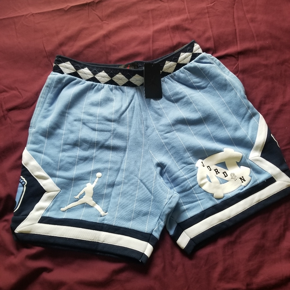 Nike Air Jordan UNC Chapel Hill Shorts - Picture 2 of 16
